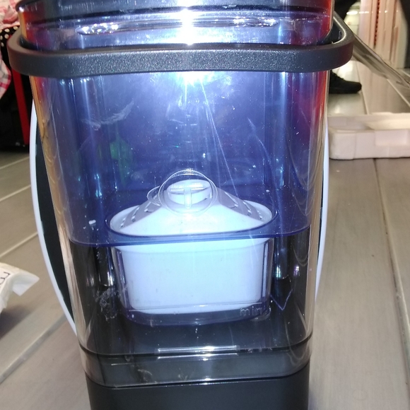 Coffee machine - Picture 2 of 2